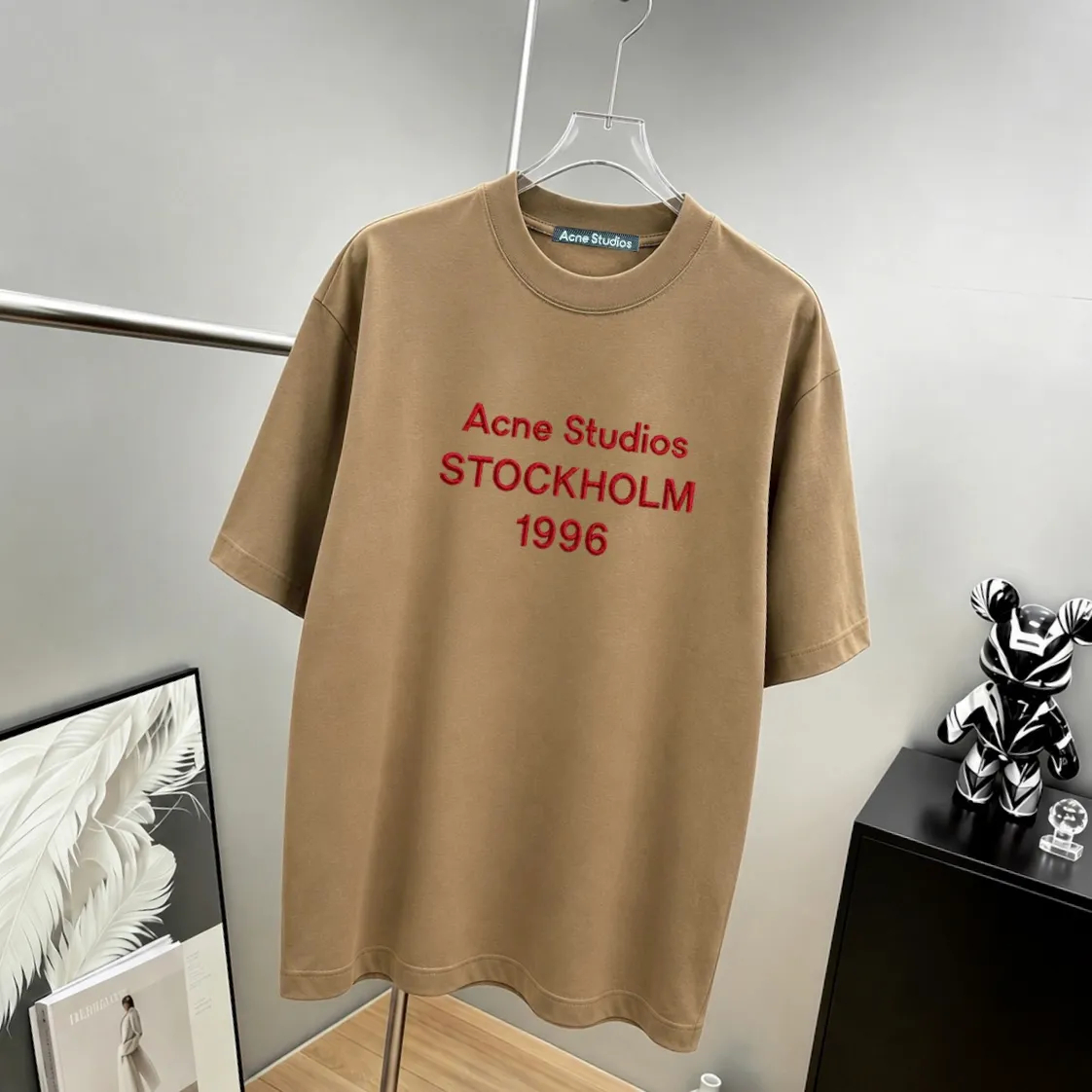 Acne*Studios*2026Ss exclusive couple Hot Sale g high-count T-shirt "different currency fabric" short-sleeved tee negative ion upper body is very comfortable, Same Style half-sleeve for men and women, dropped shoulders and loose fit Color: Black White Coffee Brown Size: S (90-130 pounds) M (125-150 pounds) L (135-165 pounds) XL (160-190 pounds) XXL (185 pounds)